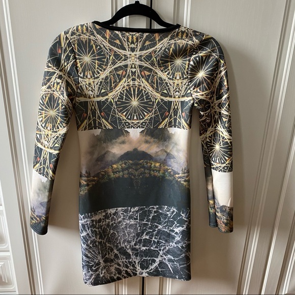 Hype long sleeve graphic dress. 1 Size,fits XS - S - Picture 4 of 5